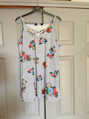 White Floral Sleeveless Swing Top Size 16 18 20 22/24 26/28 30/32 A-line Tee 589