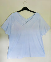 Women’s Blue V-Neck Top Plus Size 14/16 ..... Jersey 664
