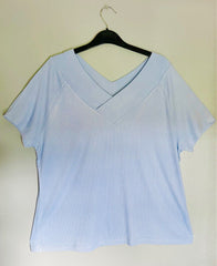 Women’s Blue V-Neck Top Plus Size 14/16 ..... Jersey 664