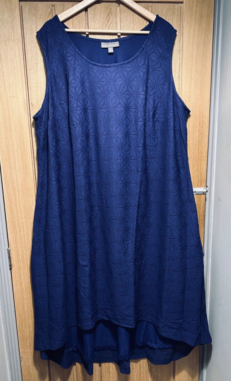Navy Blue Occasion Dress Plus Size 26/28 Sleeveless lined Lace overlay 691
